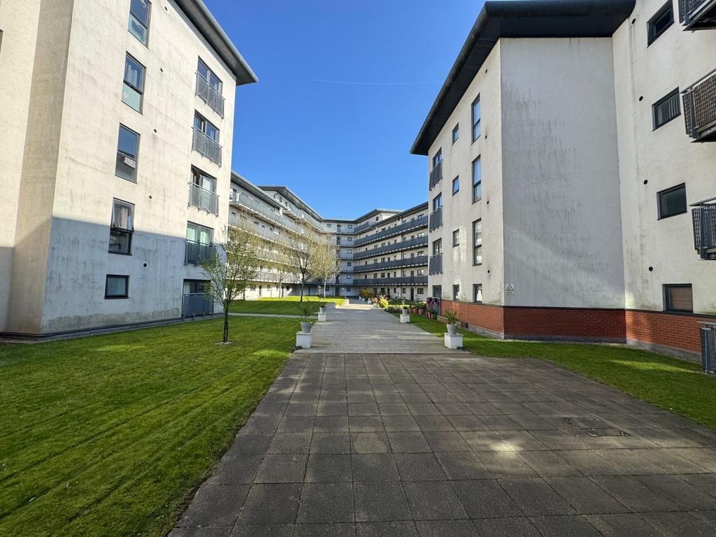 Complex / Grounds