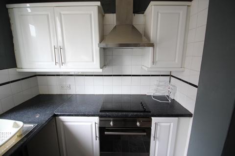 2 bedroom terraced house to rent, Scholfield,Rochdale
