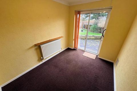 2 bedroom bungalow to rent, Sallow Avenue, Northampton
