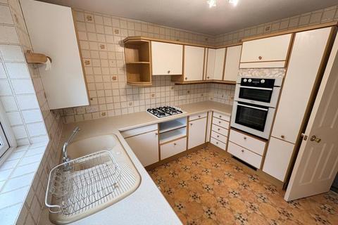 2 bedroom bungalow to rent, Sallow Avenue, Northampton