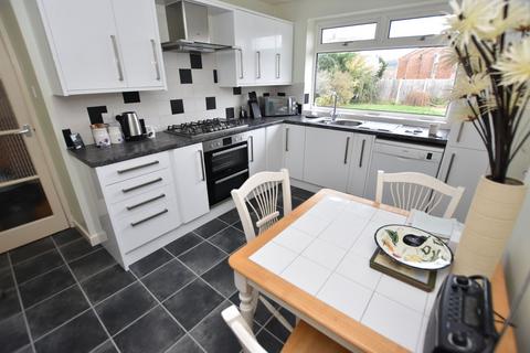 3 bedroom terraced bungalow for sale, Westway, Bristol BS48