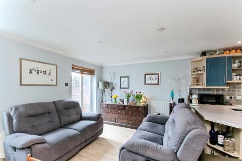 2 bedroom flat for sale, Bermuda Place, EASTBOURNE