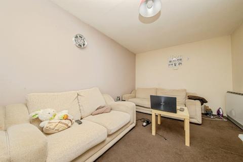 undefined, Hale Close, Ipswich