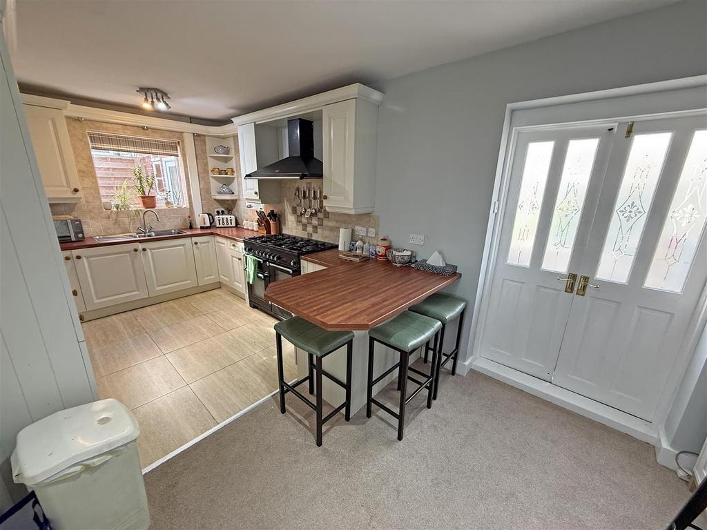 Kitchen A2.jpg