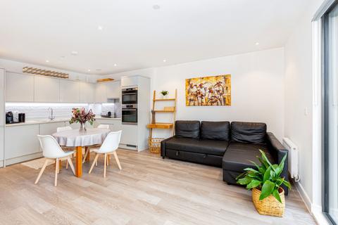 2 bedroom apartment to rent, London SW18