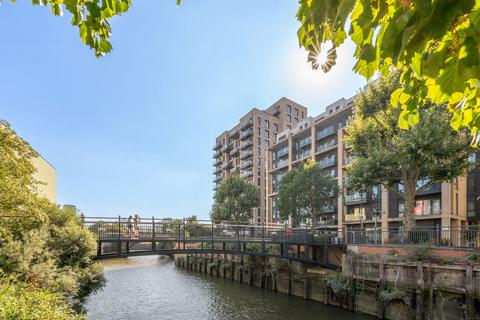 2 bedroom apartment to rent, London SW18