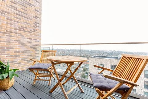 2 bedroom apartment to rent, London SW18