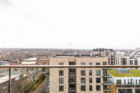 2 bedroom apartment to rent, London SW18
