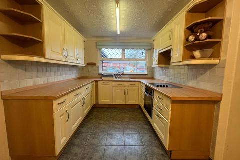 3 bedroom terraced house to rent, Crowhurst, Peterborough PE4