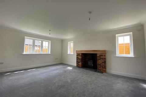 undefined, Coopers Close, Aslacton NR15