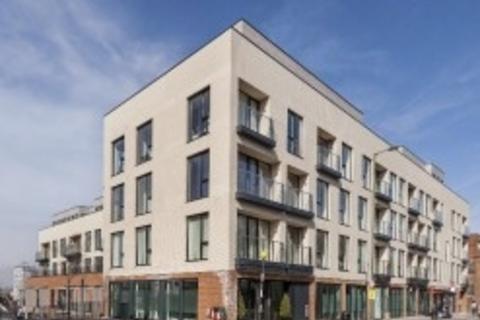 3 bedroom flat to rent, Fairmont Mews London NW2