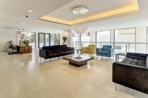 3 bedroom flat to rent, Fairmont Mews London NW2