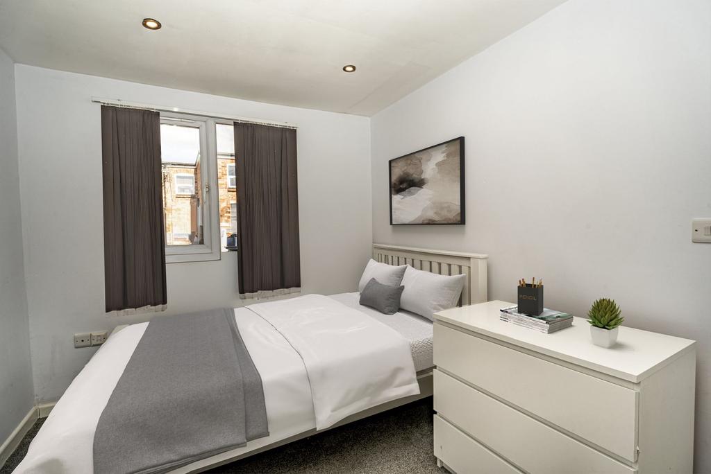 6 Bedrooms