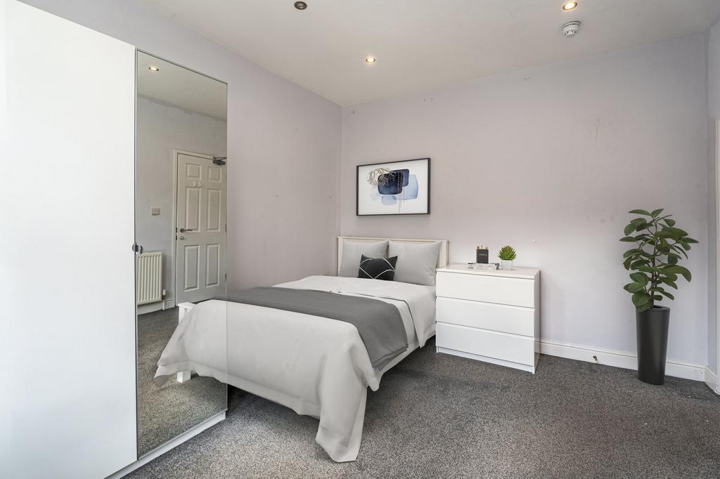 6 Bedrooms