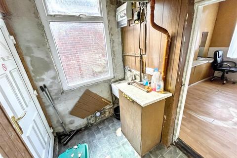 2 bedroom end of terrace house for sale, John Street Square, Consett DH8
