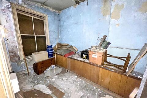 2 bedroom end of terrace house for sale, John Street Square, Consett DH8