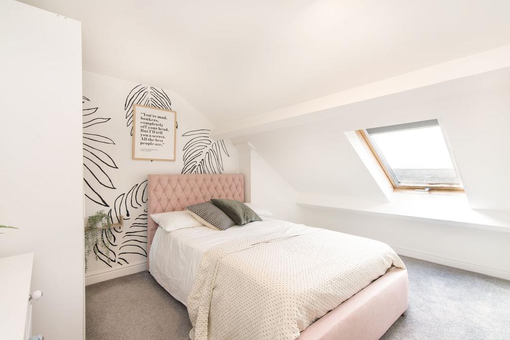 6 Double Bedrooms