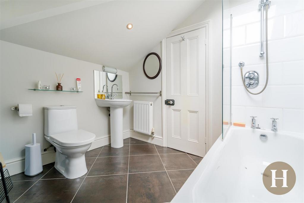 Hadleigh Estate Agents-68.jpg
