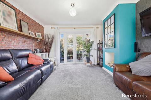 undefined, Leamington Road, Romford, RM3