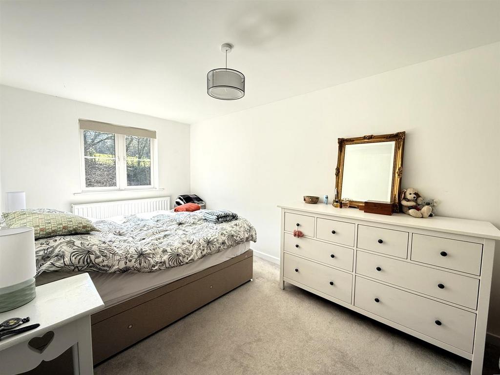 Rear bedroom