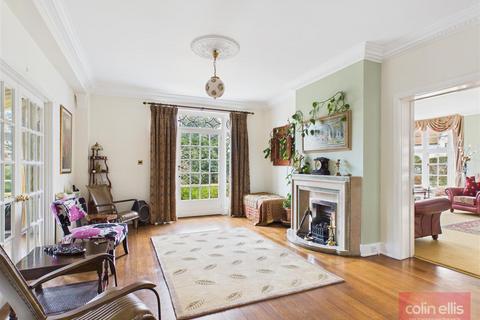 5 bedroom detached house for sale, Weaponness Park, Scarborough