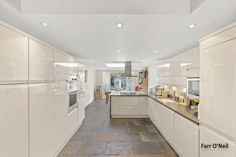 2 bedroom end of terrace house for sale, Palace Gardens, Buckhurst Hill, IG9