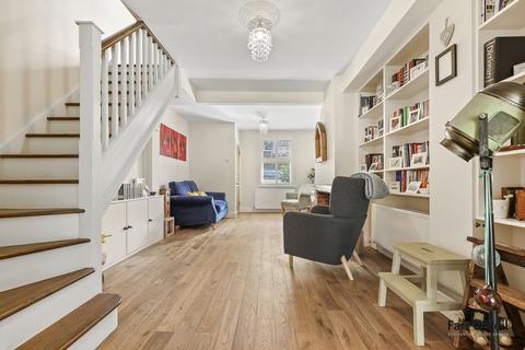 2 bedroom end of terrace house for sale, Palace Gardens, Buckhurst Hill, IG9