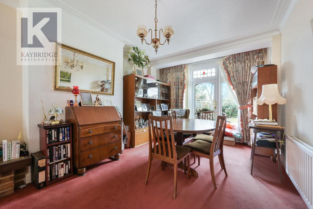 London Road KT17 2 DD