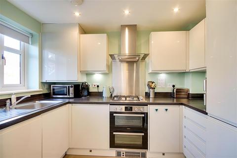 undefined, Iris Close, Worthing BN13