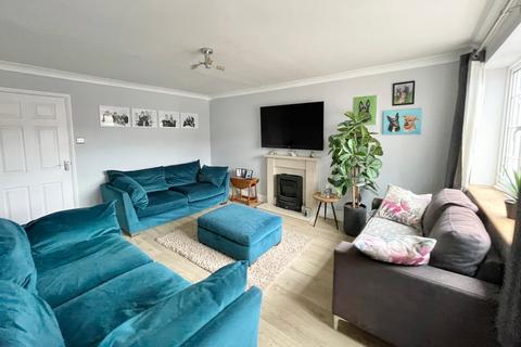 4 bedroom semi-detached house for sale, Ashdown Avenue, FARNBOROUGH GU14