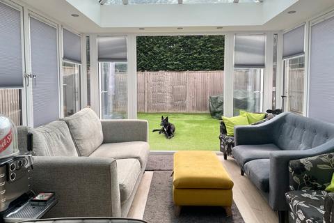 4 bedroom semi-detached house for sale, Ashdown Avenue, FARNBOROUGH GU14