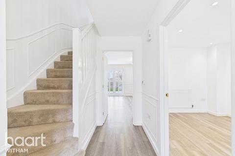 3 bedroom semi-detached house for sale, Carter Avenue, Maldon