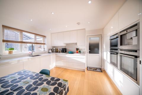 undefined, Crosslands, Caddington, LU1