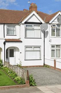 Studio to rent, Barmouth Avenue, Perivale, Greenford