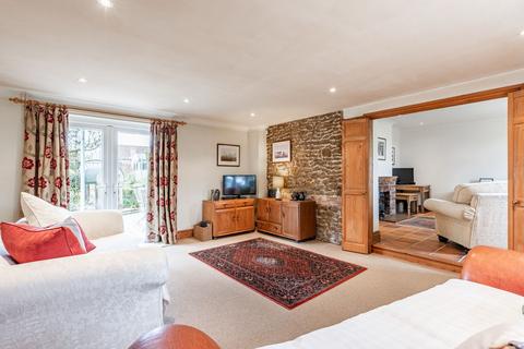 undefined, Charming Semi-Detached Cottage Overlooking Village Green in Grimston