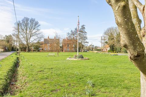undefined, Charming Semi-Detached Cottage Overlooking Village Green in Grimston