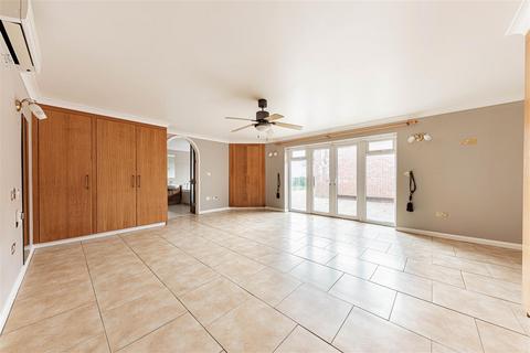 4 bedroom detached bungalow for sale, Tothill Street, Minster, Ramsgate