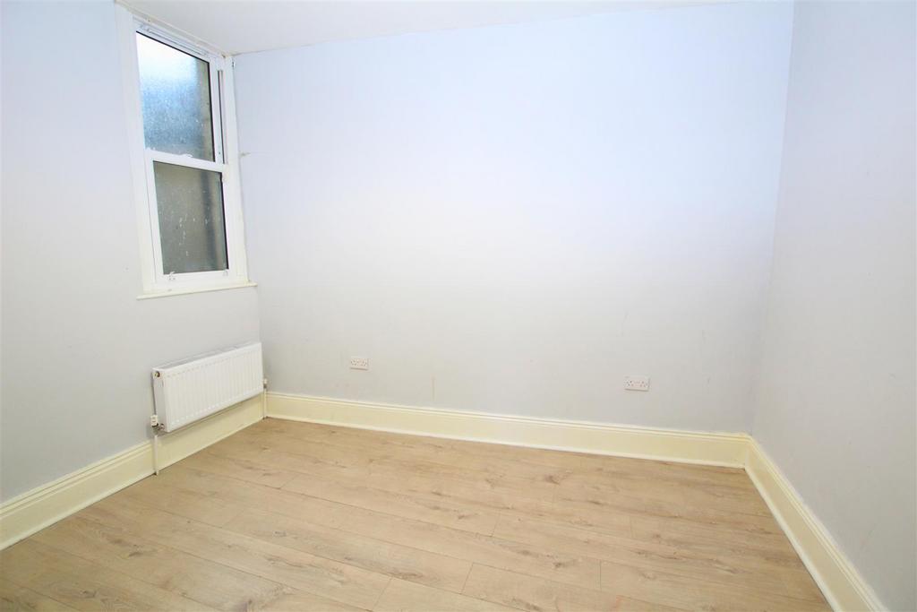 Bedroom 3 (2)