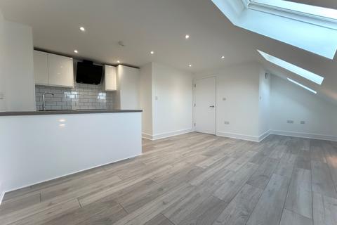 1 bedroom flat to rent, 575a London Road, North Cheam SM3