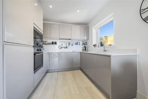 2 bedroom apartment to rent, Frazer Nash Close, Isleworth