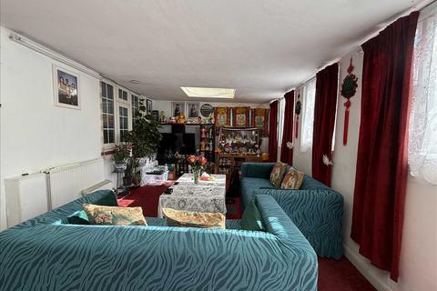 undefined, Tennyson Close, Feltham