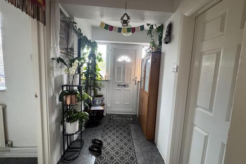 3 bedroom terraced house for sale, Tennyson Close, Feltham