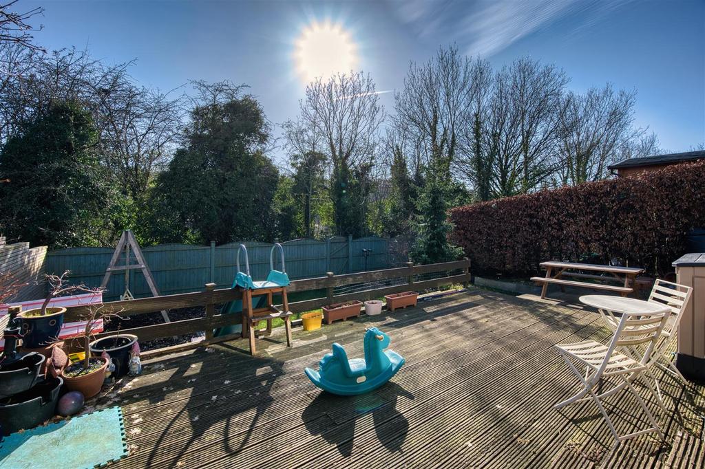 Rear Garden - decking.jpg