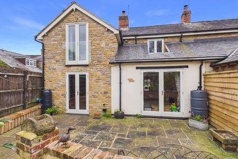 3 bedroom semi-detached house for sale, Cattle End, Silverstone, NN12