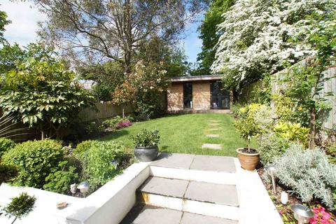 3 bedroom ground floor flat to rent, Lawrie Park Rd, Sydenham