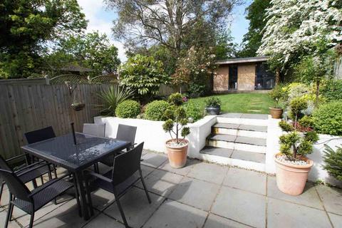 3 bedroom ground floor flat to rent, Lawrie Park Rd, Sydenham