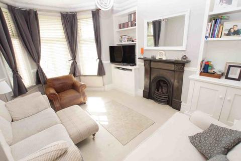 3 bedroom ground floor flat to rent, Lawrie Park Rd, Sydenham