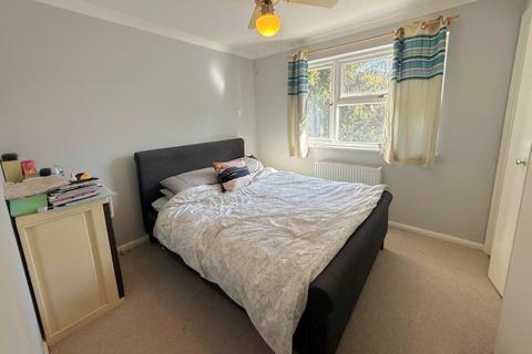 undefined, Walton-on-Thames, Surrey, KT12