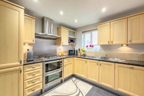4 bedroom semi-detached house for sale, Ringshaw Drive, Gomersal