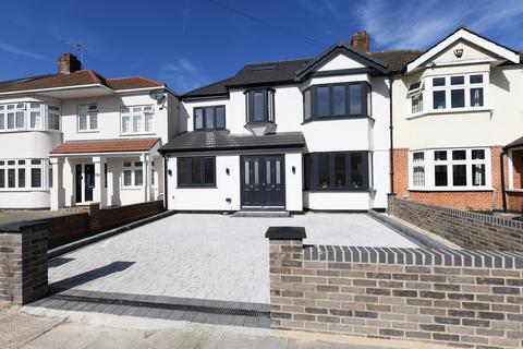 5 bedroom semi-detached house for sale, Parkland Avenue, Upminster RM14